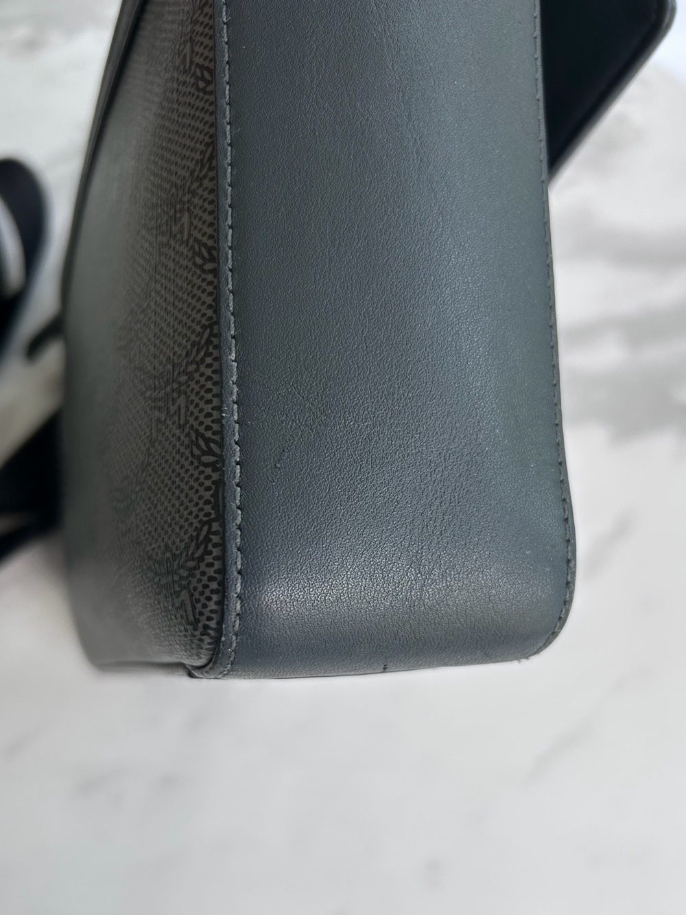 MCM Men’s Himmel Lauretos Messenger Bag - Picture 11 of 16